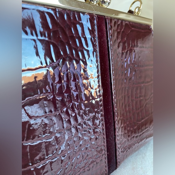 Liz Claiborne burgundy patent faux croc minibag with top handle - Picture 5 of 16